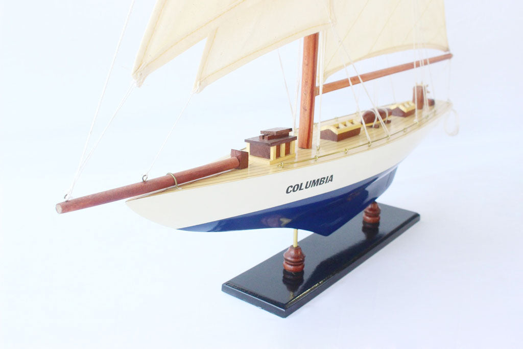 Columbia Yacht, Blue