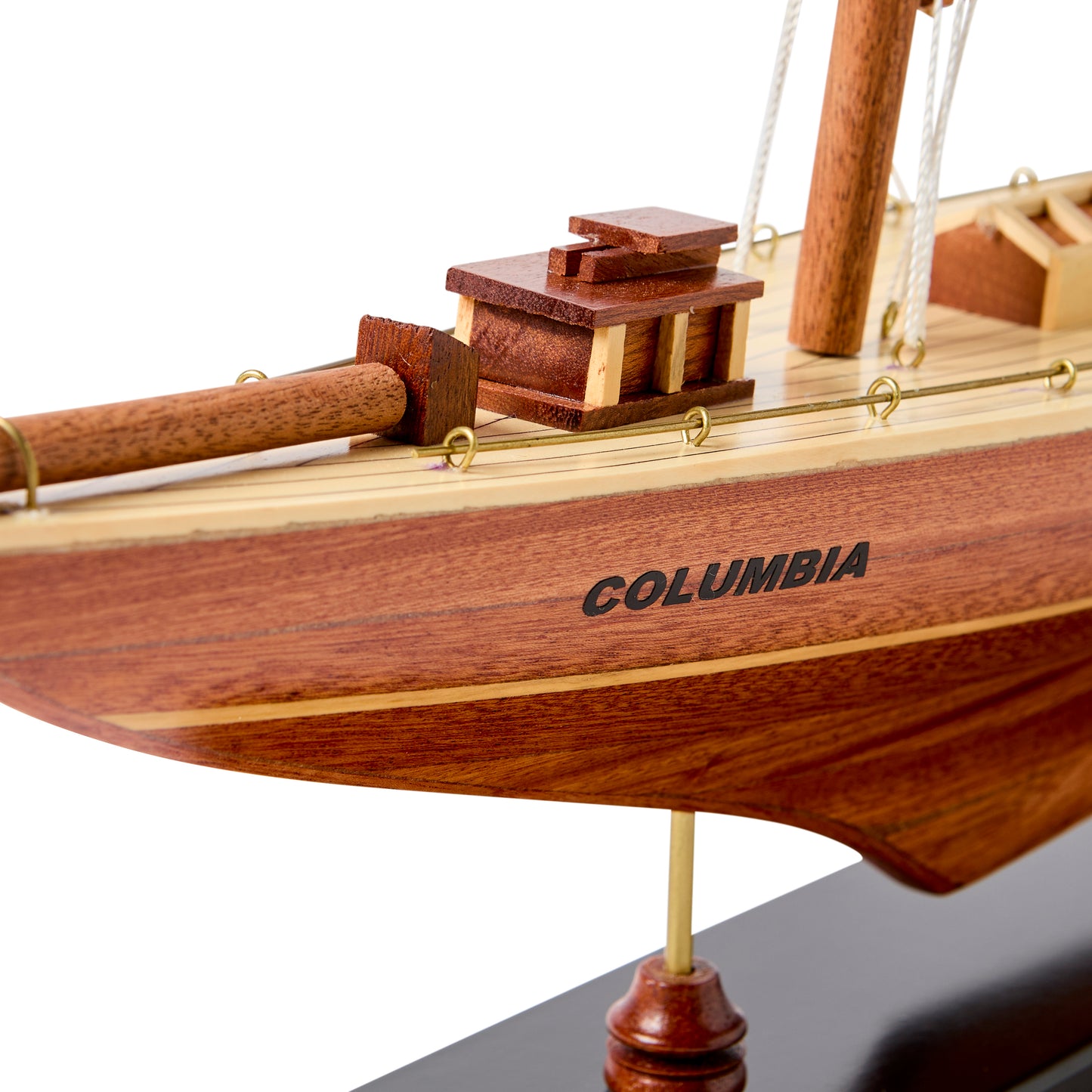 Columbia Yacht, Natural