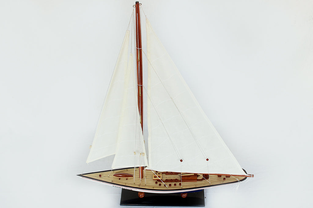 Endeavour Yacht, Blue