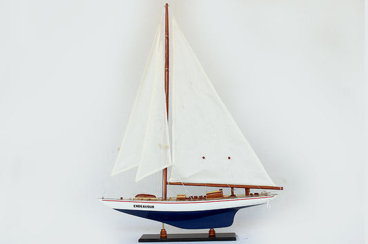 Endeavour Yacht, Blue